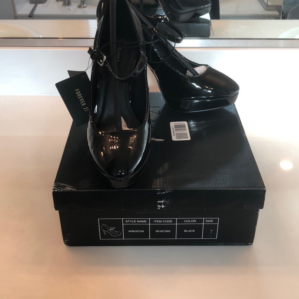 NWT 7 Forever 21 Black Pumps